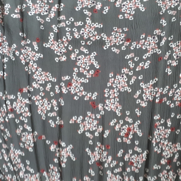 Cold Shoulder Blouse (Denver Hayes) - Picture 4 of 4